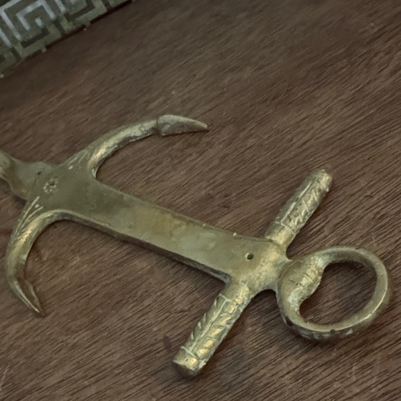 Elegant Vintage Brass Anchor Wall Hook - Picture 2 of 4